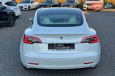 Седан Tesla Model 3 2023 в Рівному
