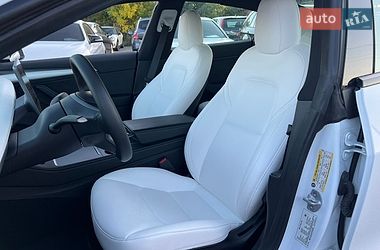 Седан Tesla Model 3 2023 в Рівному