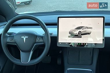 Седан Tesla Model 3 2023 в Рівному