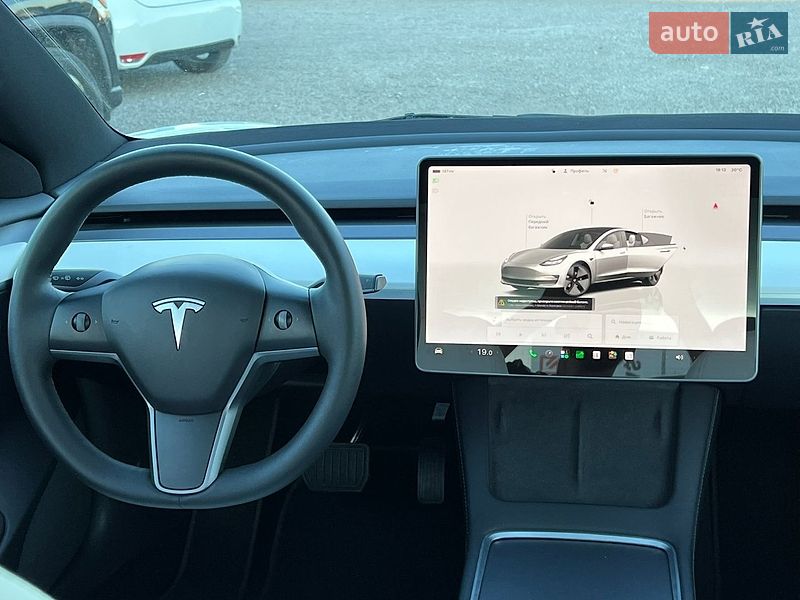 Седан Tesla Model 3 2023 в Рівному