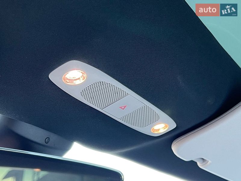 Седан Tesla Model 3 2023 в Рівному