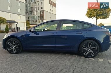 Седан Tesla Model 3 2023 в Буче