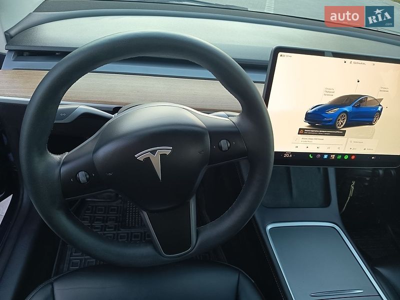 Седан Tesla Model 3 2023 в Буче