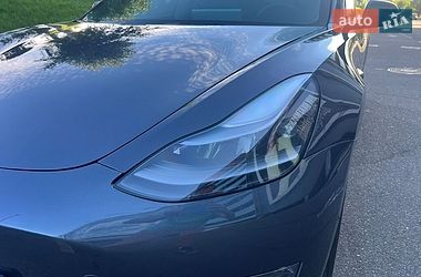 Седан Tesla Model 3 2022 в Києві
