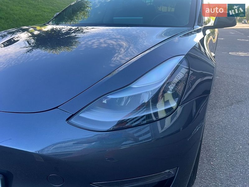 Седан Tesla Model 3 2022 в Києві