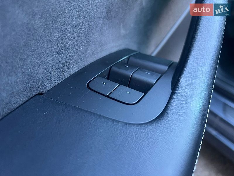 Седан Tesla Model 3 2022 в Києві