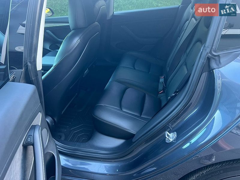Седан Tesla Model 3 2022 в Києві