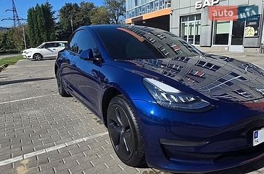 Седан Tesla Model 3 2018 в Львове