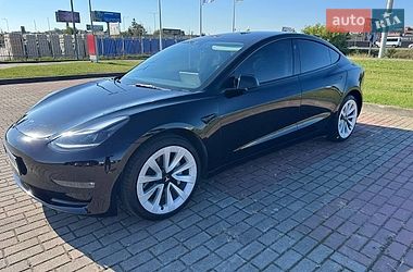 Седан Tesla Model 3 2022 в Львові
