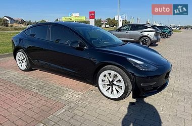 Седан Tesla Model 3 2022 в Львові