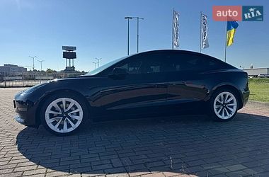 Седан Tesla Model 3 2022 в Львові