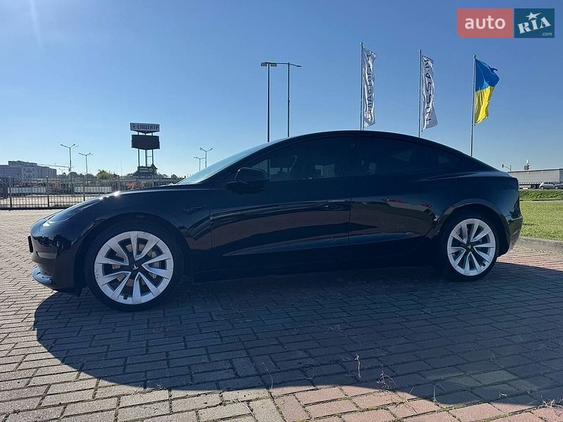 Седан Tesla Model 3 2022 в Львові
