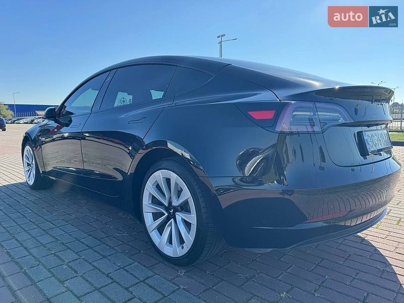 Седан Tesla Model 3 2022 в Львові