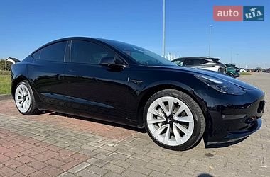 Седан Tesla Model 3 2022 в Львові