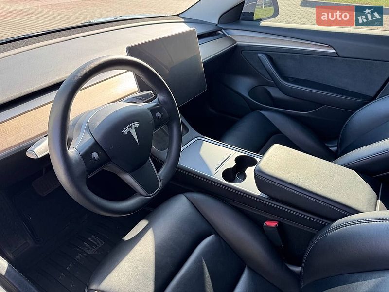 Седан Tesla Model 3 2022 в Львові