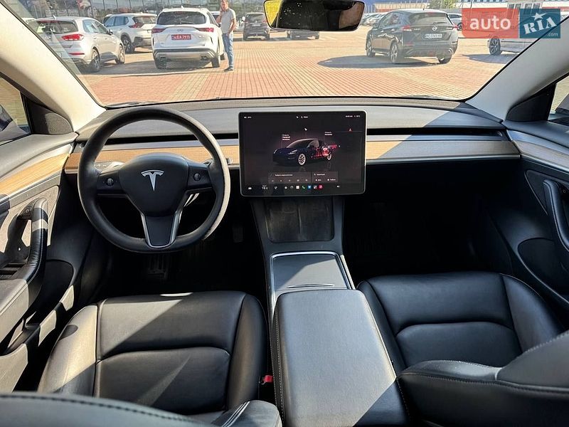 Седан Tesla Model 3 2022 в Львові