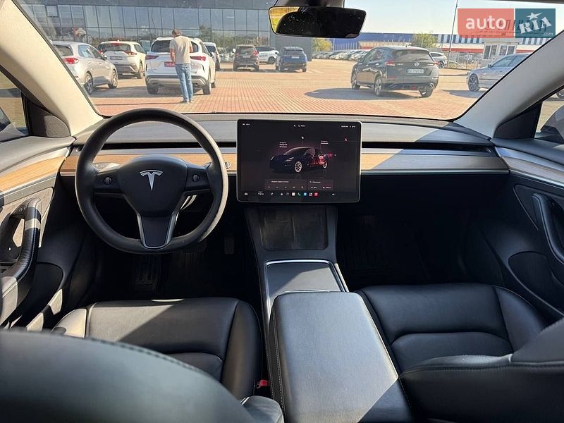 Седан Tesla Model 3 2022 в Львові