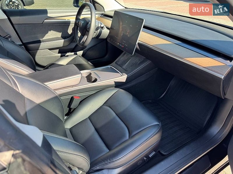 Седан Tesla Model 3 2022 в Львові