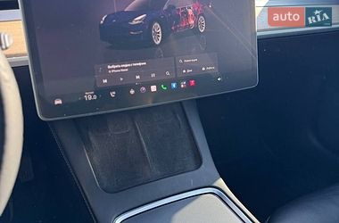 Седан Tesla Model 3 2022 в Львові