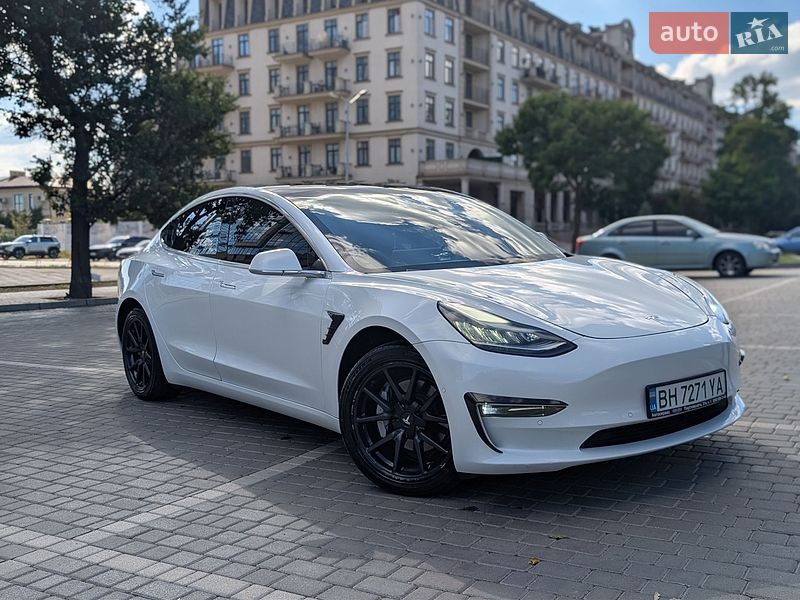 Седан Tesla Model 3 2019 в Одессе
