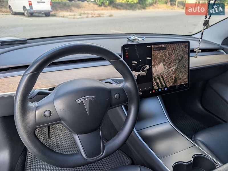 Седан Tesla Model 3 2019 в Одессе