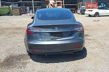 Седан Tesla Model 3 2019 в Ровно