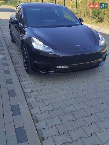Седан Tesla Model 3 2019 в Києві