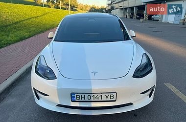 Седан Tesla Model 3 2022 в Киеве