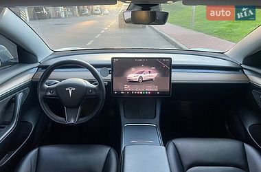 Седан Tesla Model 3 2022 в Киеве