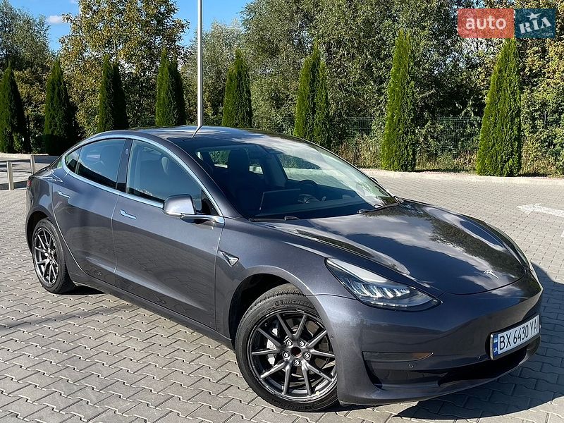 Седан Tesla Model 3 2019 в Хмельницком