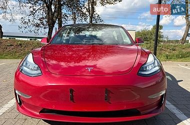 Седан Tesla Model 3 2018 в Львове