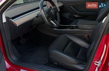 Седан Tesla Model 3 2018 в Львове
