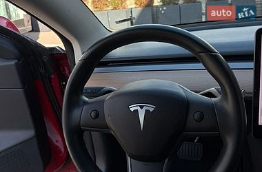Седан Tesla Model 3 2018 в Львове