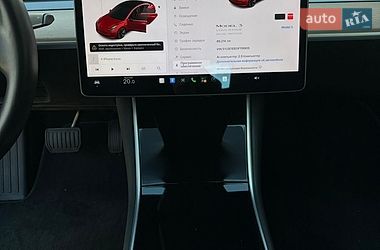 Седан Tesla Model 3 2018 в Львове