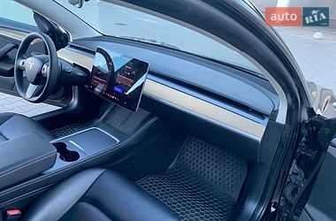 Седан Tesla Model 3 2022 в Киеве