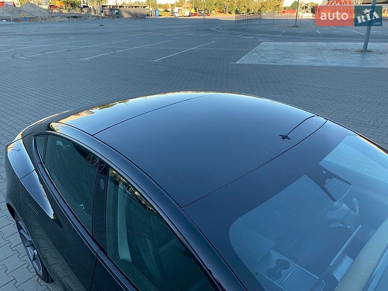 Седан Tesla Model 3 2022 в Киеве