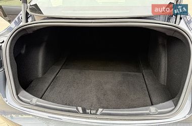 Седан Tesla Model 3 2022 в Краснограді