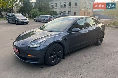 Седан Tesla Model 3 2023 в Львове