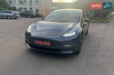 Седан Tesla Model 3 2023 в Львове