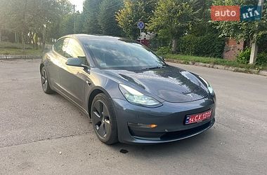 Седан Tesla Model 3 2023 в Львове