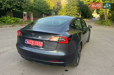 Седан Tesla Model 3 2023 в Львове