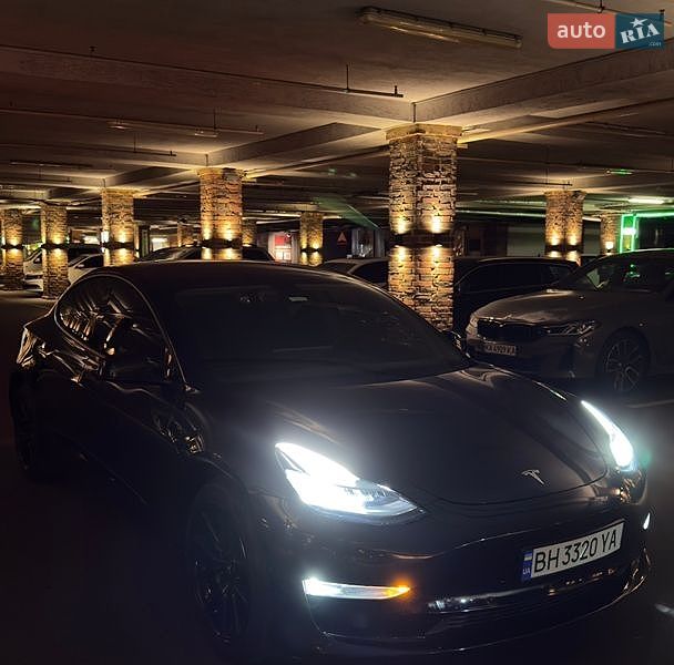Седан Tesla Model 3 2020 в Одессе