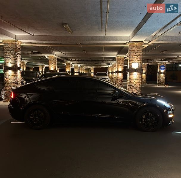 Седан Tesla Model 3 2020 в Одессе