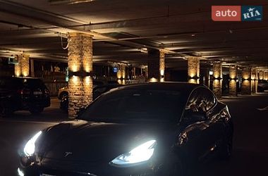 Седан Tesla Model 3 2020 в Одессе