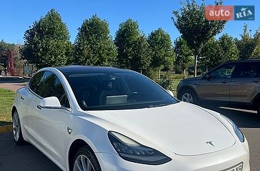 Седан Tesla Model 3 2017 в Киеве