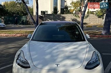 Седан Tesla Model 3 2017 в Києві