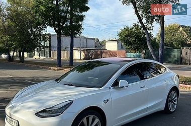 Седан Tesla Model 3 2017 в Києві