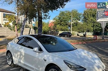 Седан Tesla Model 3 2017 в Києві