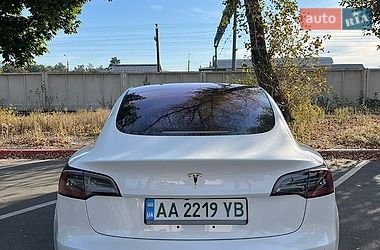 Седан Tesla Model 3 2017 в Києві