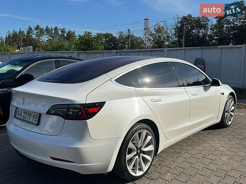 Седан Tesla Model 3 2017 в Києві